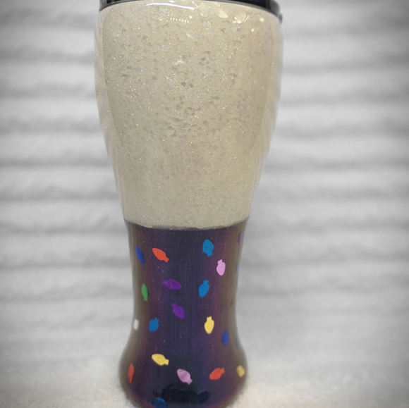 22 oz baby yoda tumbler, glow in the dark - Picture 4 of 9